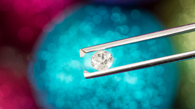 What Makes A Diamond Sparkle?