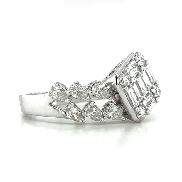18k White Gold Mosaic Diamond Fashion Ring