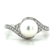 14k White Gold Pearl and Diamond Ring